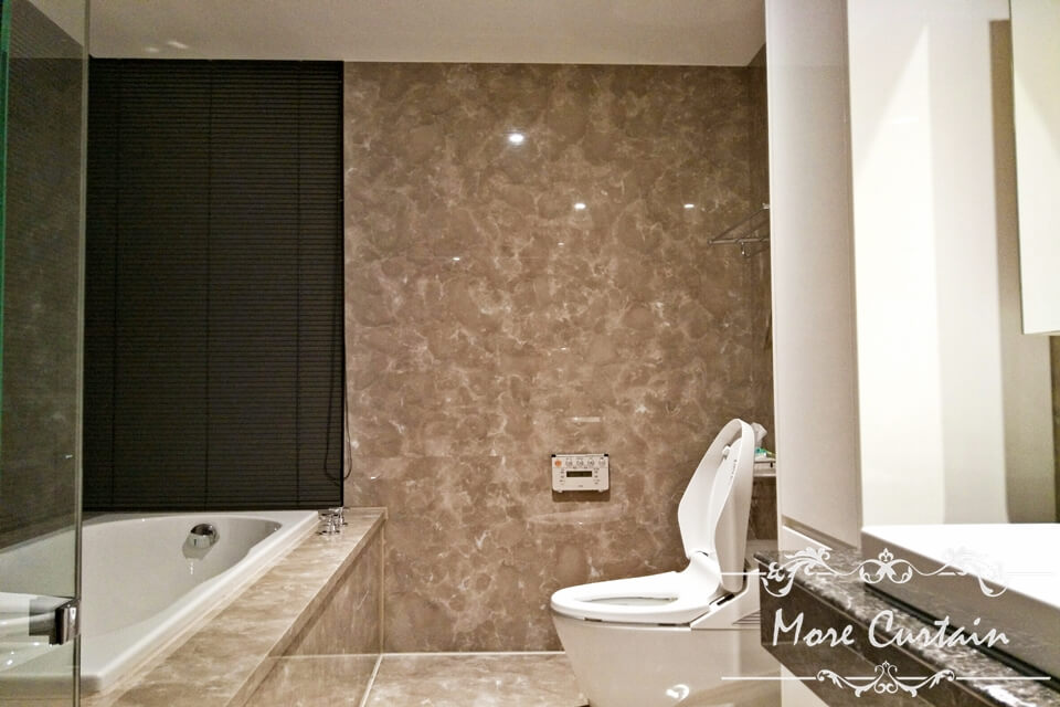 浴室髮絲紋防水鋁百葉規劃 新竹 頭份 苗栗窗簾 | More窗簾設計|苗栗HunterDouglas窗飾|台中窗簾|頭份窗簾|新竹窗簾 防水鋁百葉