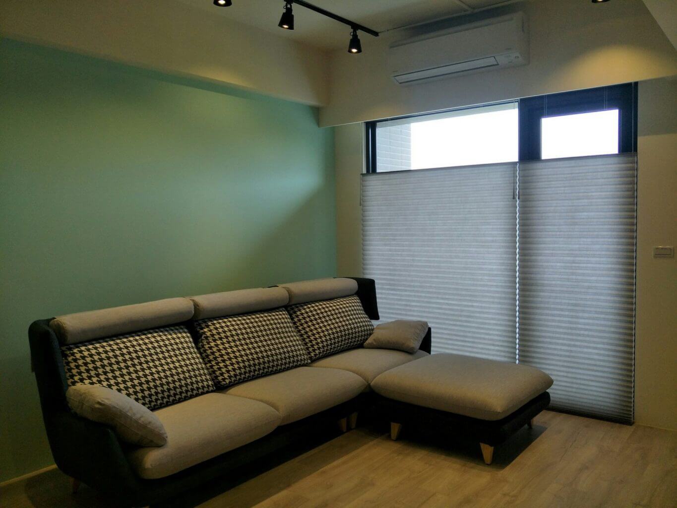 @風琴簾_181027_0076 | More窗簾設計|苗栗HunterDouglas窗飾|台中窗簾|頭份窗簾|新竹窗簾 風琴簾 遮隱私 調節光線