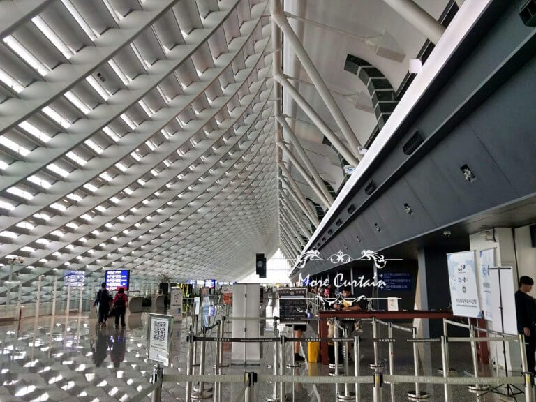 桃園機場 彩色印刷 防焰捲簾 大圖輸出捲簾 | More窗簾設計|苗栗HunterDouglas窗飾|台中窗簾|頭份窗簾|新竹窗簾