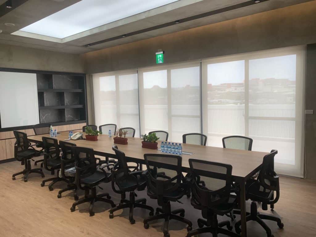 【捲簾材質與款式】選購技巧全解析｜台中窗簾推薦店家為您解答