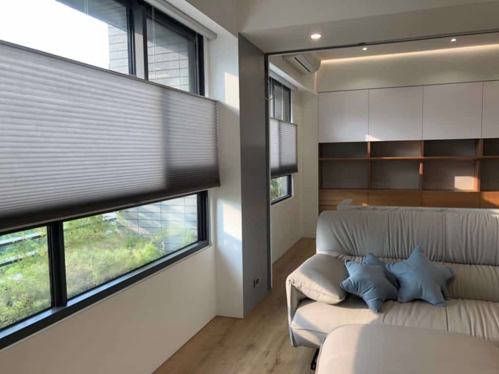 HunterDouglas 風琴簾 竹南窗簾 推薦案例 | More窗簾設計|苗栗HunterDouglas窗飾|台中窗簾|頭份窗簾|新竹窗簾 HunterDouglas 風琴簾 竹南窗簾 推薦案例