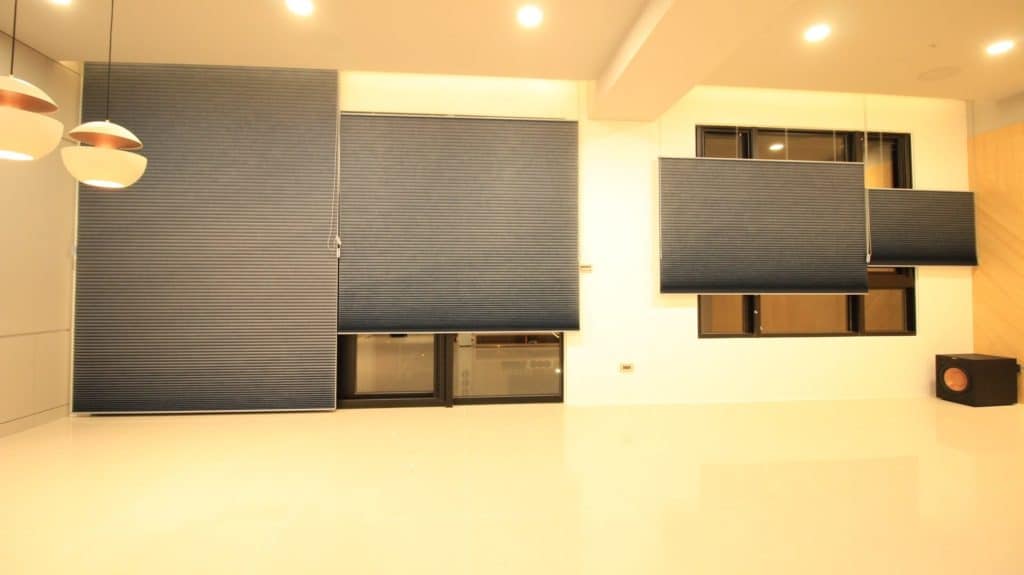 客廳窗簾設計 HunterDouglas 風琴簾 台中市 南屯區 窗簾推薦 精選案例 | More窗簾設計|苗栗HunterDouglas窗飾|台中窗簾|頭份窗簾|新竹窗簾 客廳窗簾設計 HunterDouglas 風琴簾 台中市 南屯區 窗簾推薦 精選案例