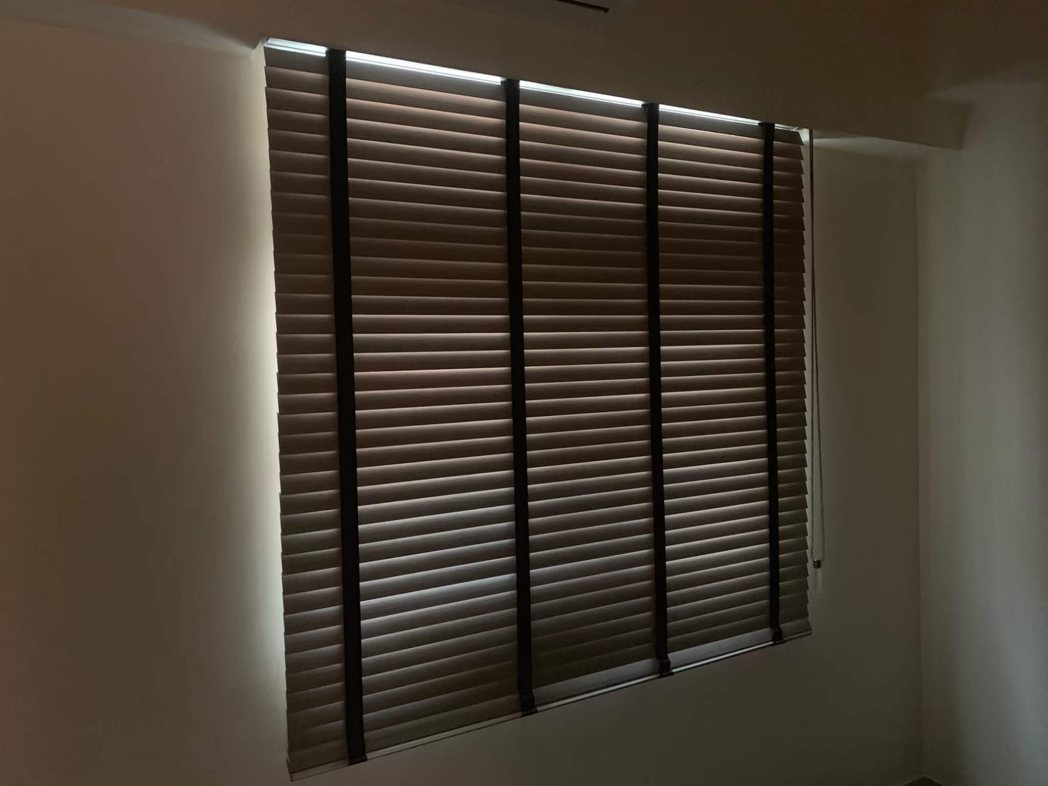 木百葉 縫隙 漏光