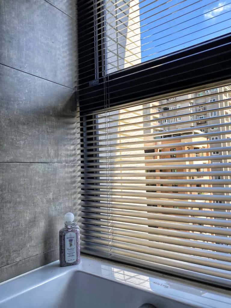 浴室用鋁百葉 新竹窗簾推薦案例