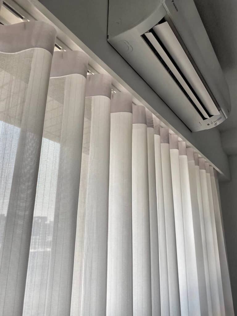 蛇行簾 細緻窗紗 客廳落地窗 窗簾盒