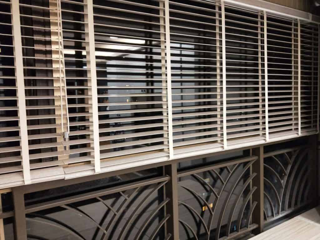 房間窗簾設計 進口百葉窗 台中市 沙鹿區 窗簾推薦 精選案例