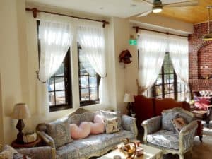 藝術軌 進口防焰進口紗 鄉村復古風 民宿窗簾案例