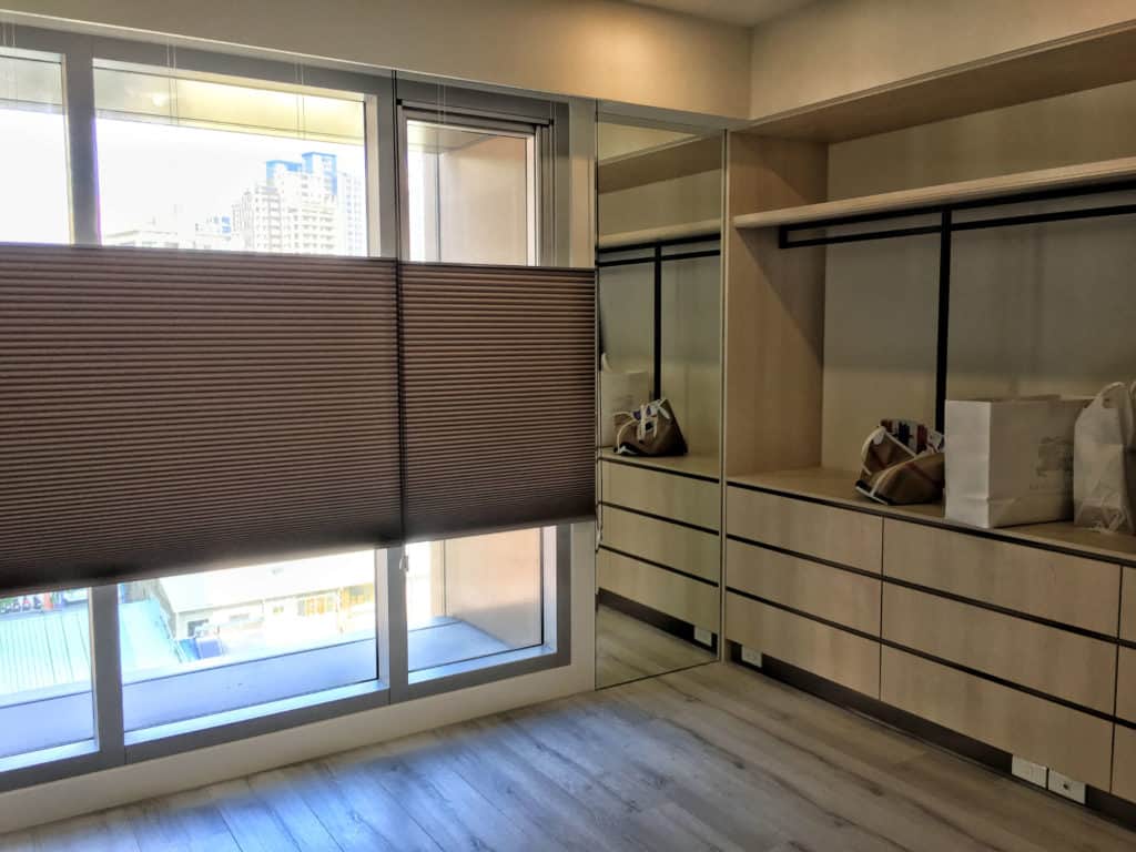 台中窗簾推薦 完全遮光風琴簾 風琴簾抗西曬 房間遮光窗簾 | More窗簾設計|苗栗HunterDouglas窗飾|台中窗簾|頭份窗簾|新竹窗簾 台中窗簾推薦 完全遮光風琴簾 風琴簾抗西曬 房間遮光窗簾