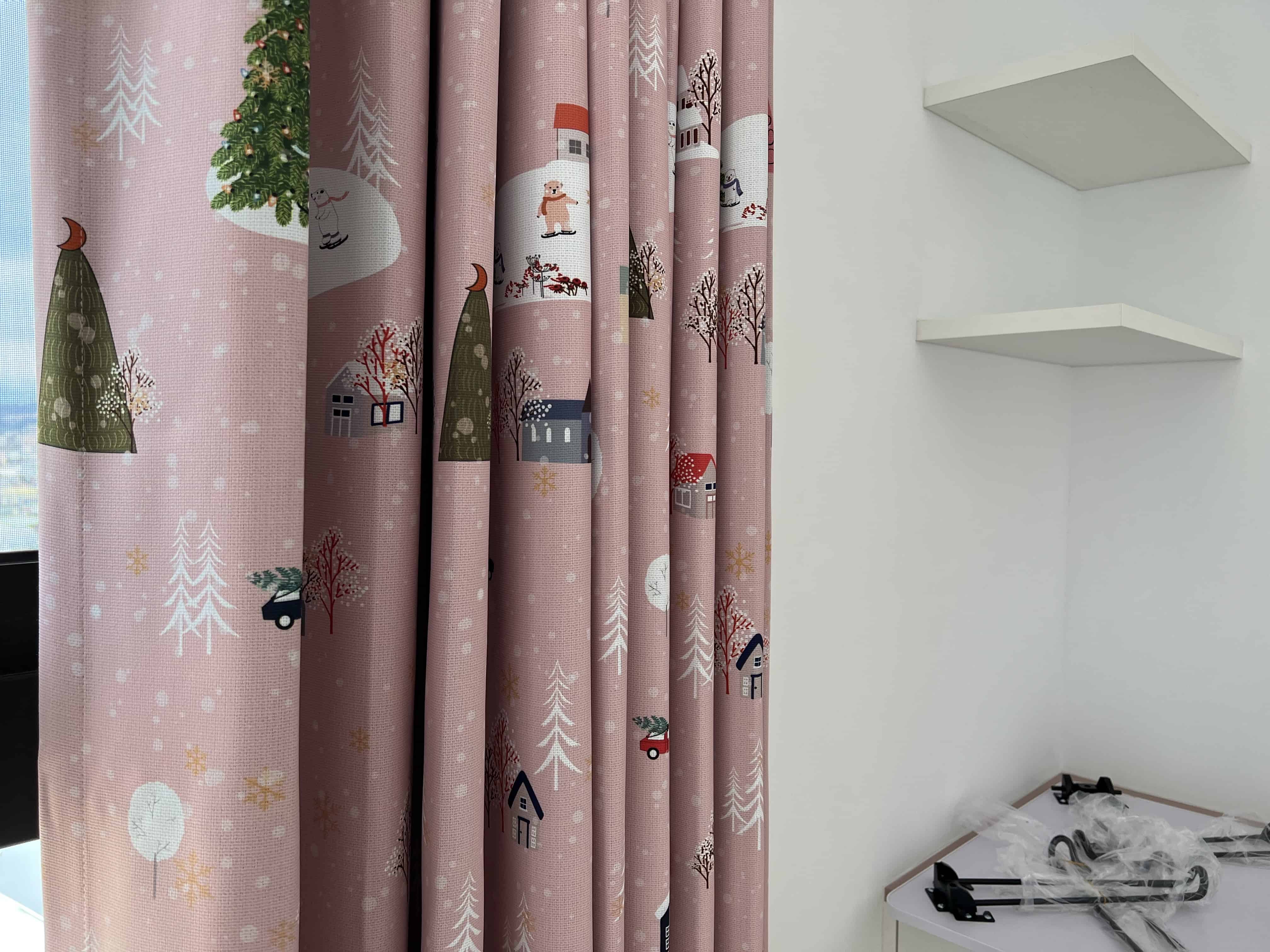 2E398F7D-6FD6-44E6-8389-630B949EA394 | More窗簾設計|苗栗HunterDouglas窗飾|台中窗簾|頭份窗簾|新竹窗簾 兒童房窗簾設計規劃
女兒房窗簾設計規劃
可愛圖案窗簾設計