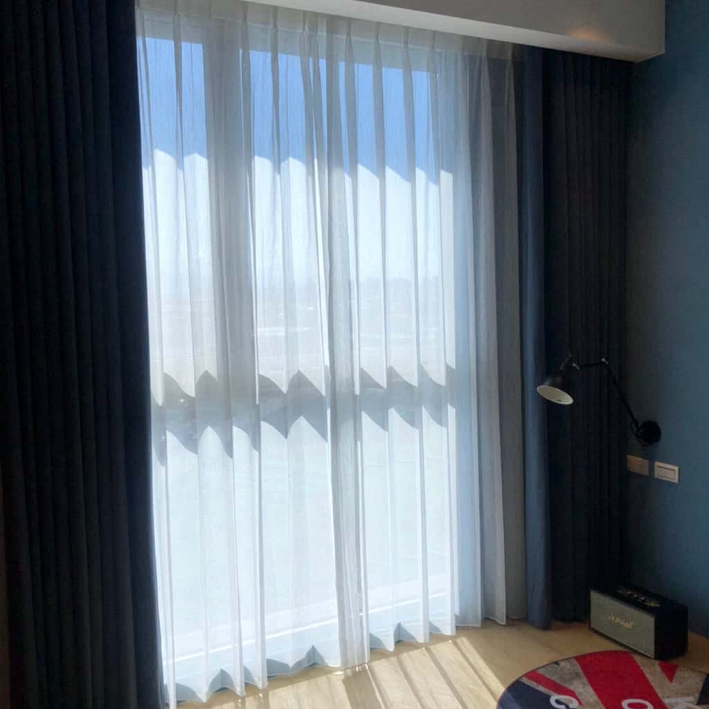 主臥窗簾-深藍遮光窗簾布-義大利紗簾