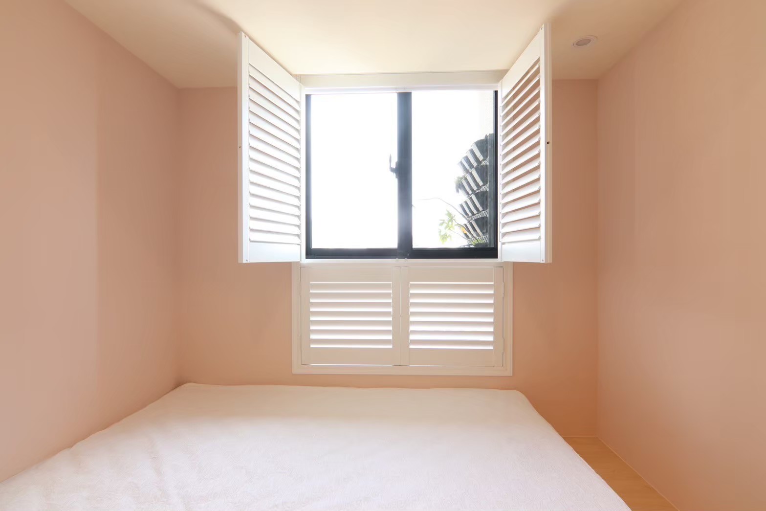 對開百葉窗 | More窗簾設計|苗栗HunterDouglas窗飾|台中窗簾|頭份窗簾|新竹窗簾 對開百葉窗-百葉窗