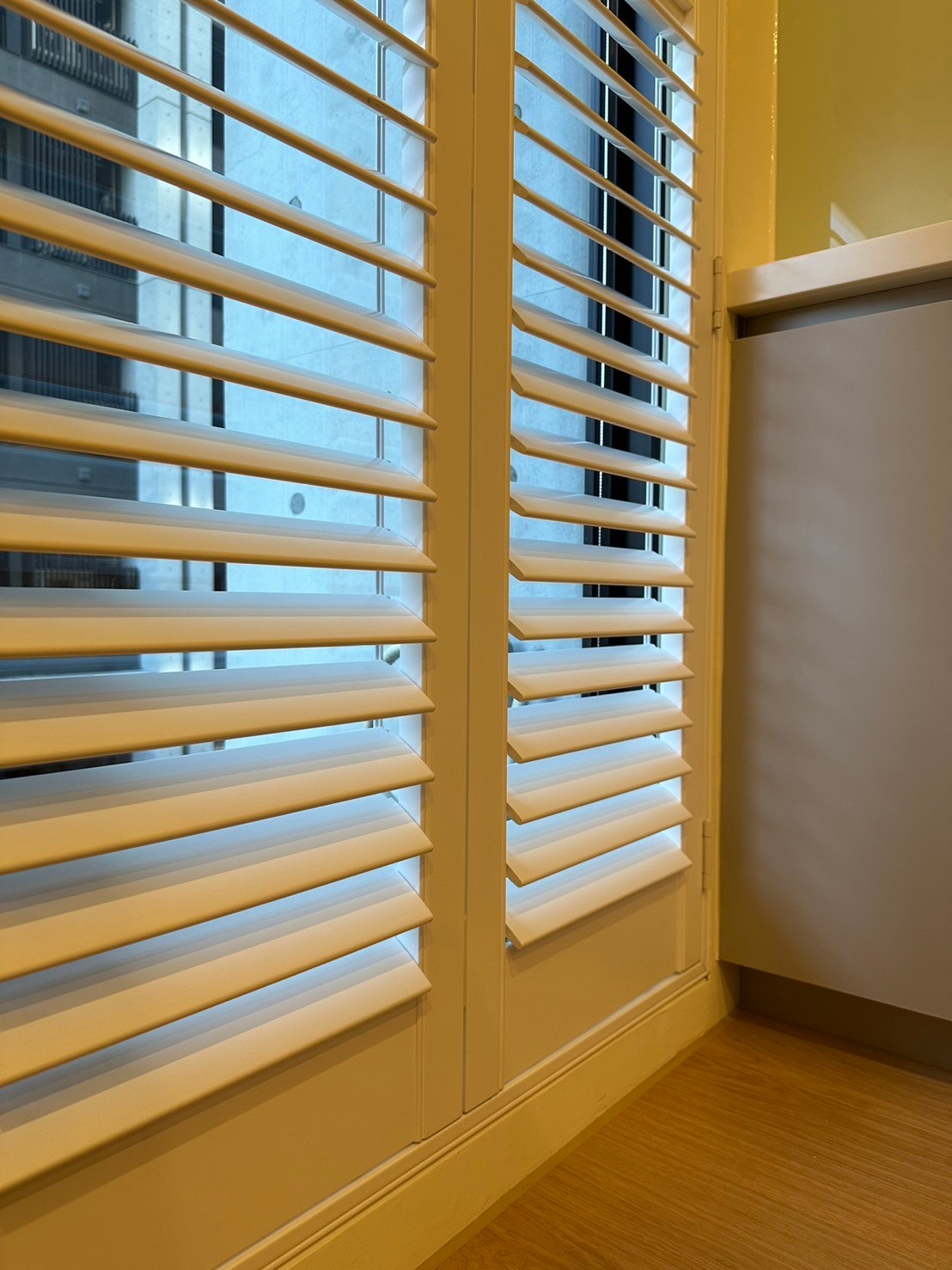 | More窗簾設計|苗栗HunterDouglas窗飾|台中窗簾|頭份窗簾|新竹窗簾 百葉窗-百葉窗光線