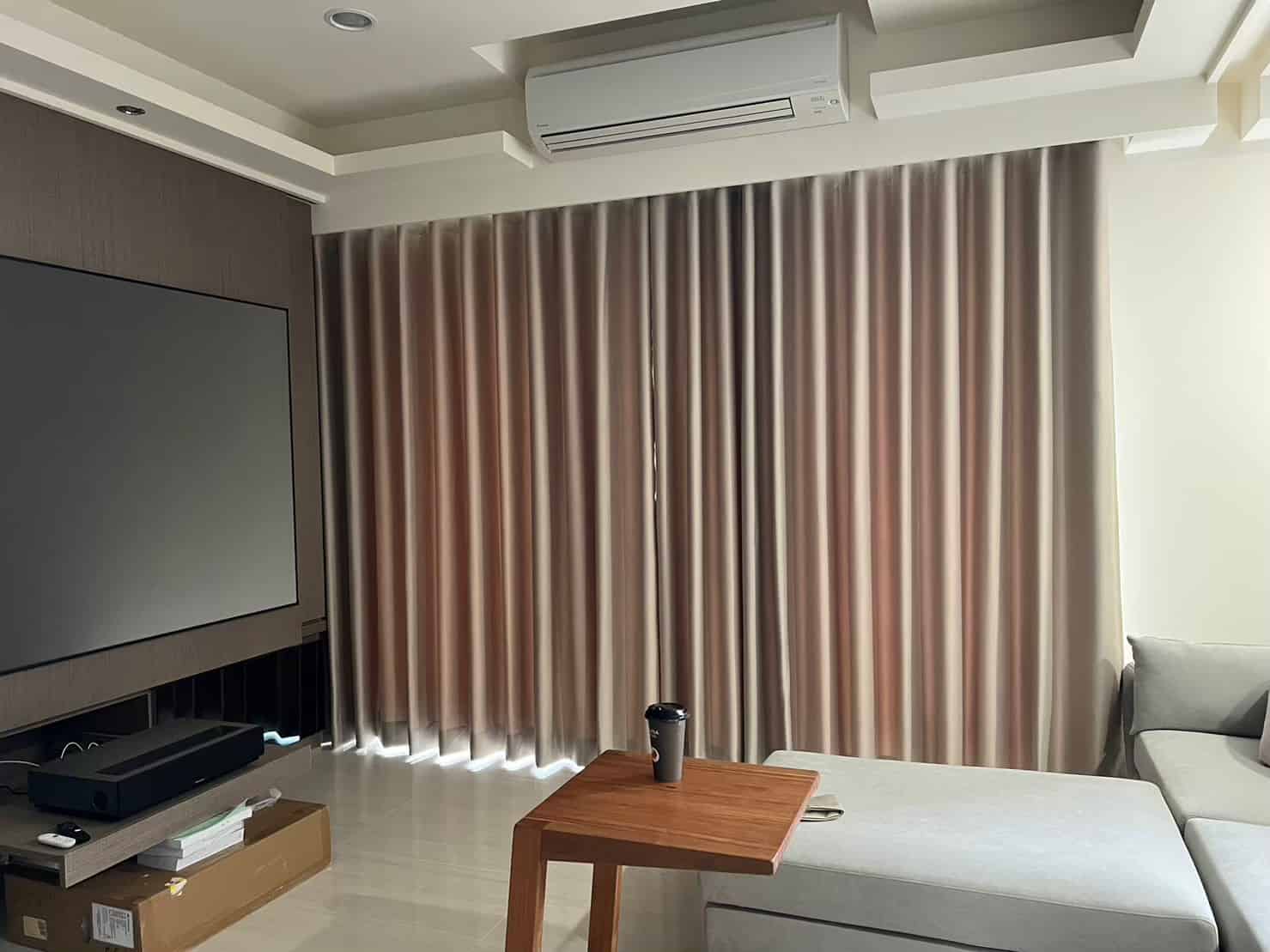 客廳窗簾規劃-蛇形簾-進口布簾