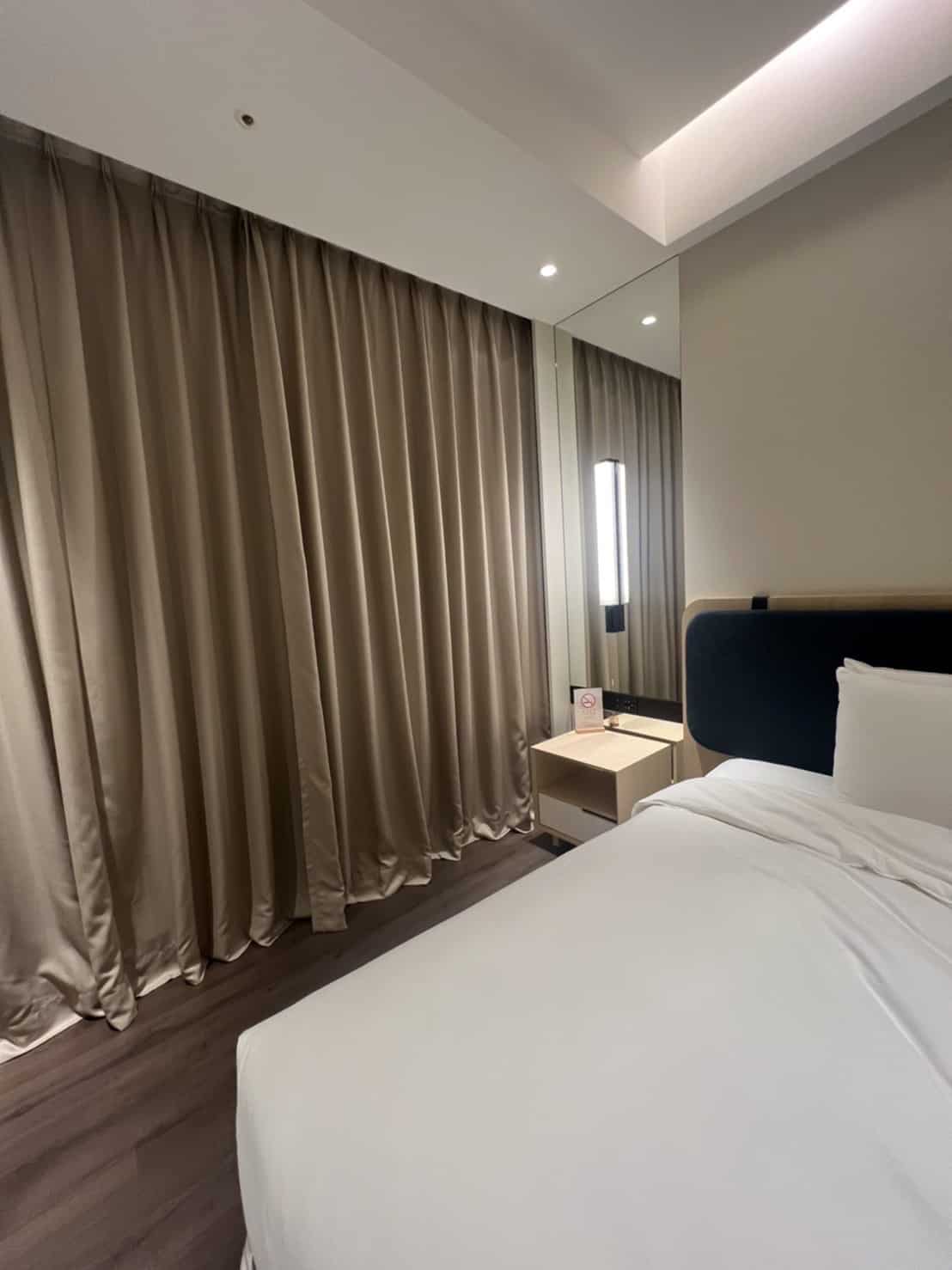 窗簾拖地-窗簾皺褶