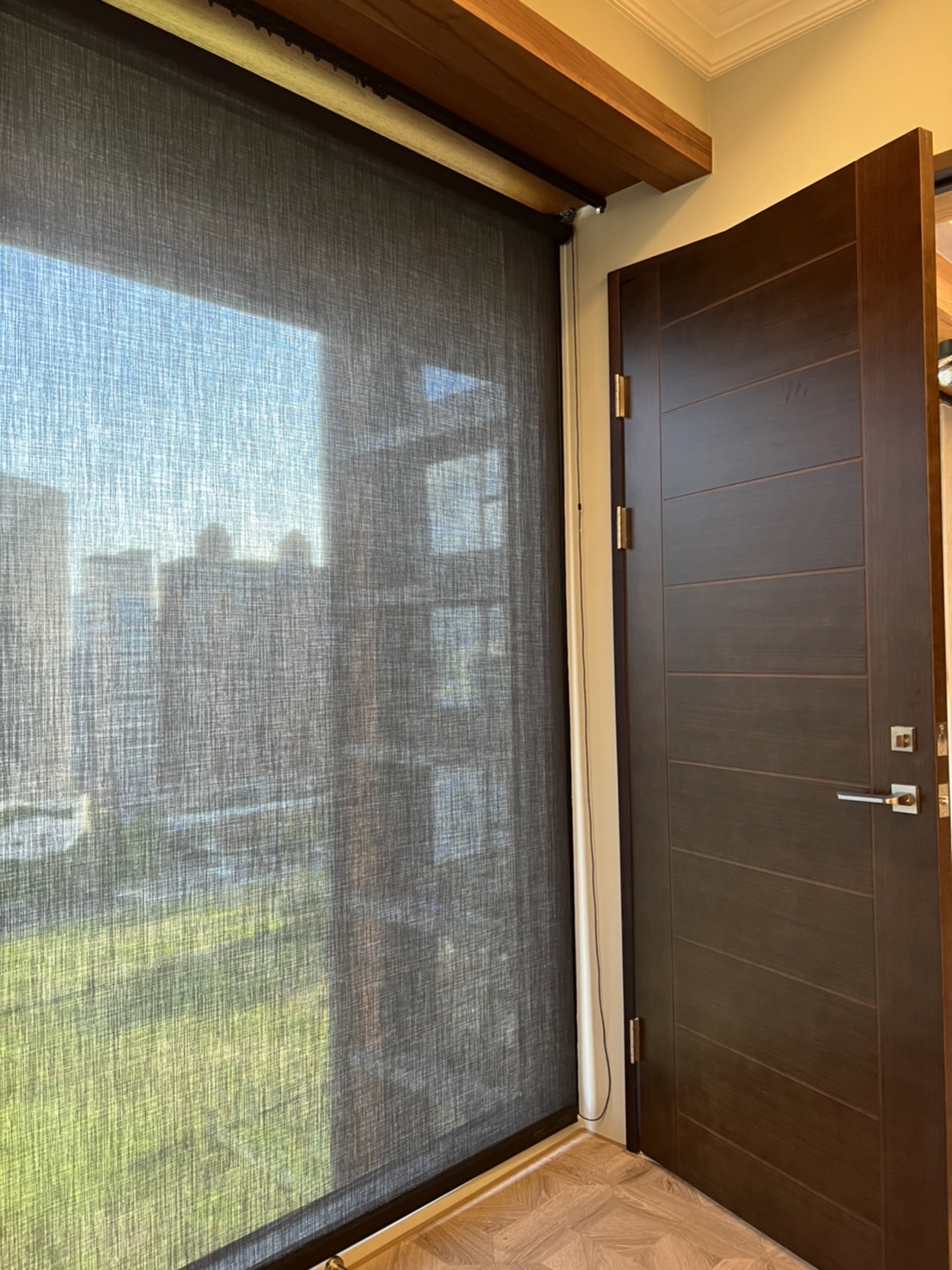 more-捲簾-352-4 | More窗簾設計|苗栗HunterDouglas窗飾|台中窗簾|頭份窗簾|新竹窗簾 遮光捲簾-透光不透人捲簾-半遮光捲簾-楊光捲簾-落地窗捲簾-捲簾DIY-捲簾缺點-捲簾特性-捲簾設計-捲簾規劃-捲簾價格