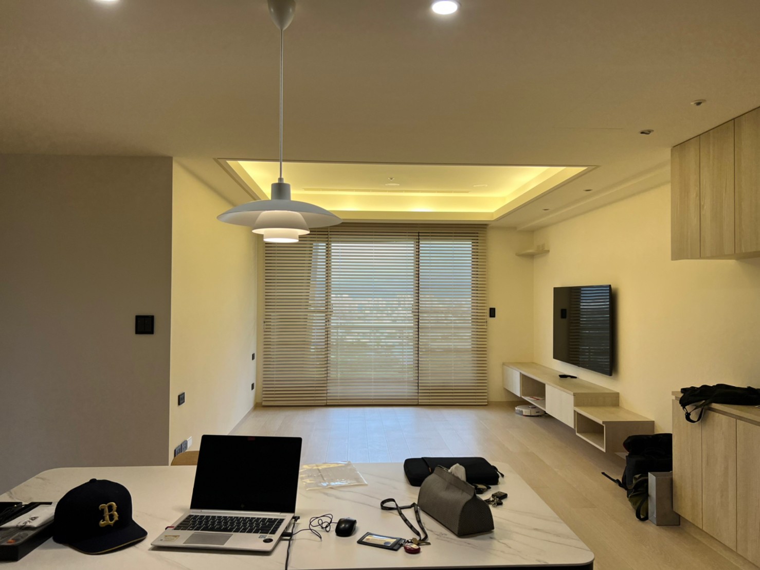 木百葉簾-打造日系無印宅《台中市烏日區窗簾設計案例分享》-落地窗規劃系列