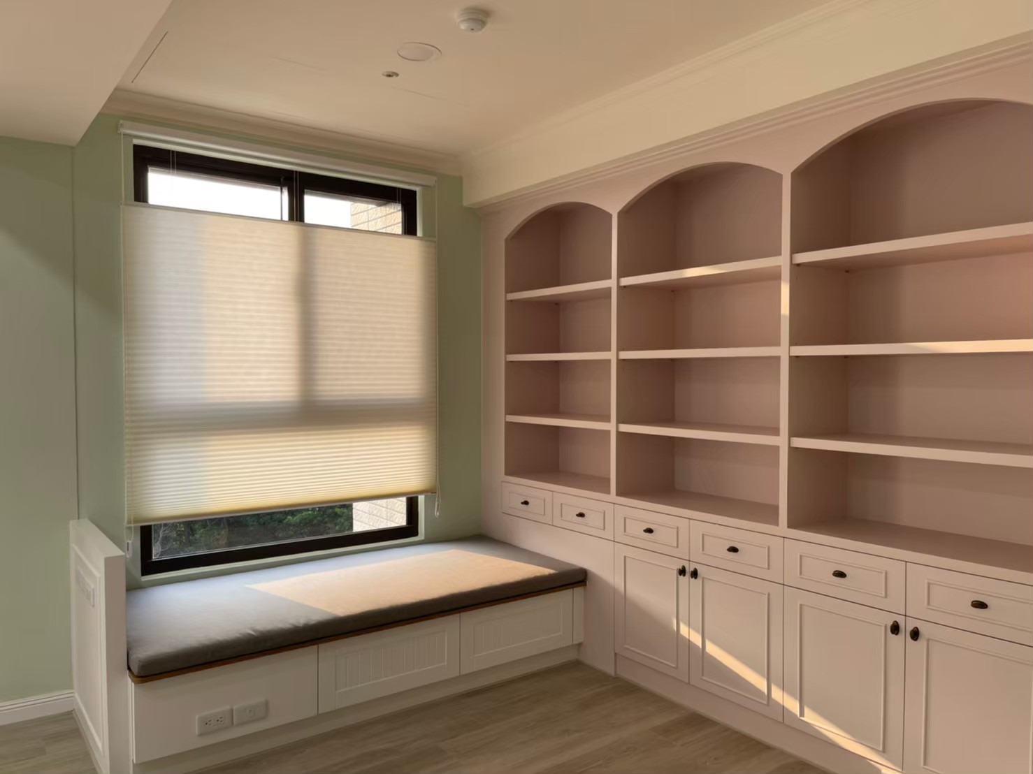 Hunter Douglas Honeycomb Shades
風琴簾
透光風琴簾
隔熱窗簾
防塵窗簾
風琴簾設計
風琴簾規劃
日夜風琴簾
雙重奏風琴簾
