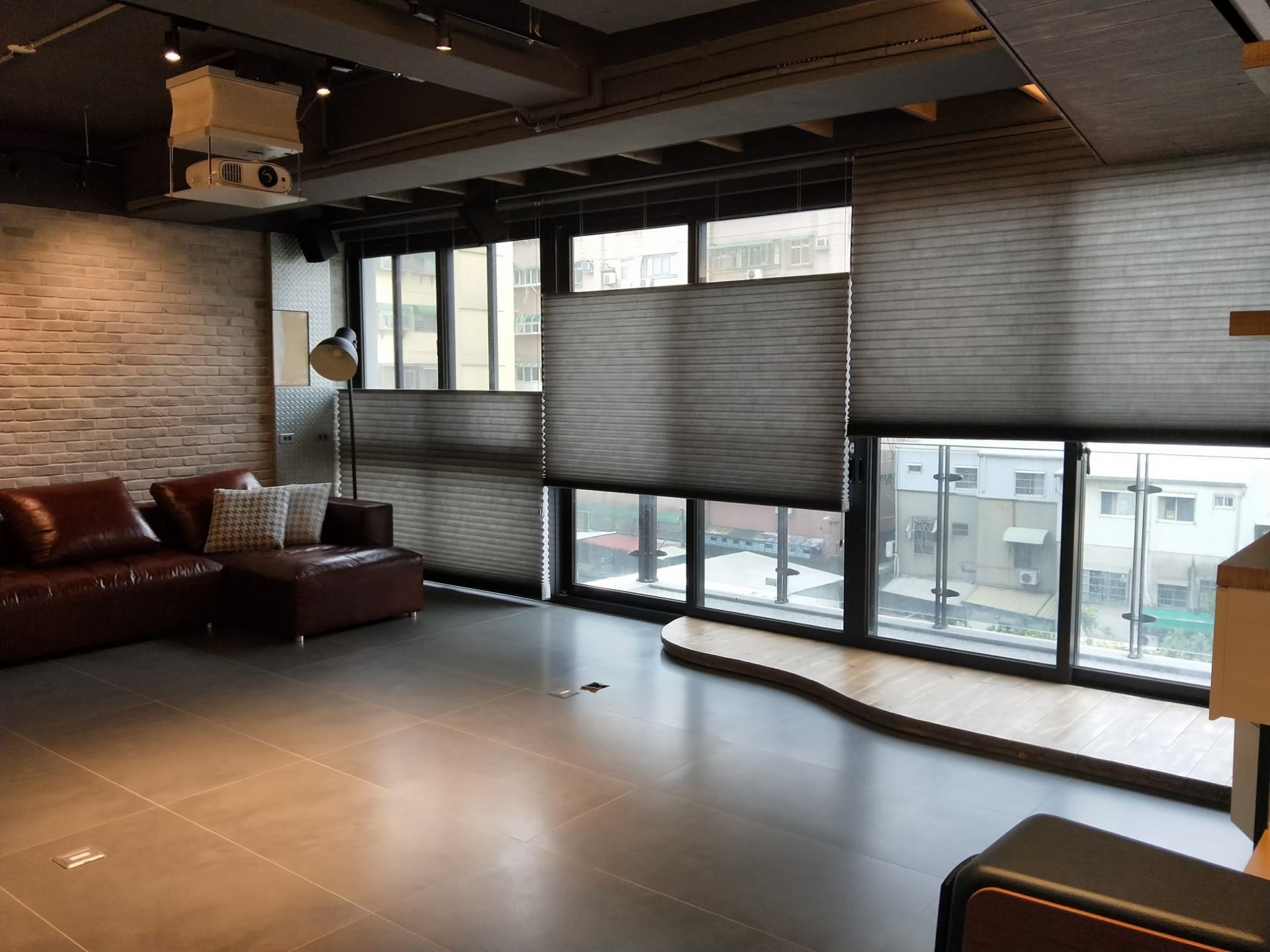 Hunter Douglas Honeycomb Shades
風琴簾
透光風琴簾
隔熱窗簾
防塵窗簾
風琴簾設計
風琴簾規劃
日夜風琴簾
雙重奏風琴簾
