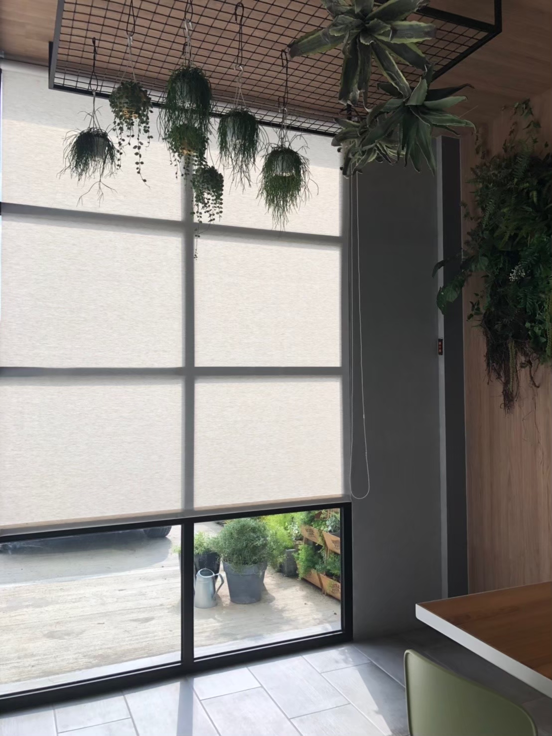 more捲簾-191 | More窗簾設計|苗栗HunterDouglas窗飾|台中窗簾|頭份窗簾|新竹窗簾 遮光捲簾-透光不透人捲簾-半遮光捲簾-楊光捲簾-落地窗捲簾-捲簾DIY-捲簾缺點-捲簾特性-捲簾設計-捲簾規劃-捲簾價格