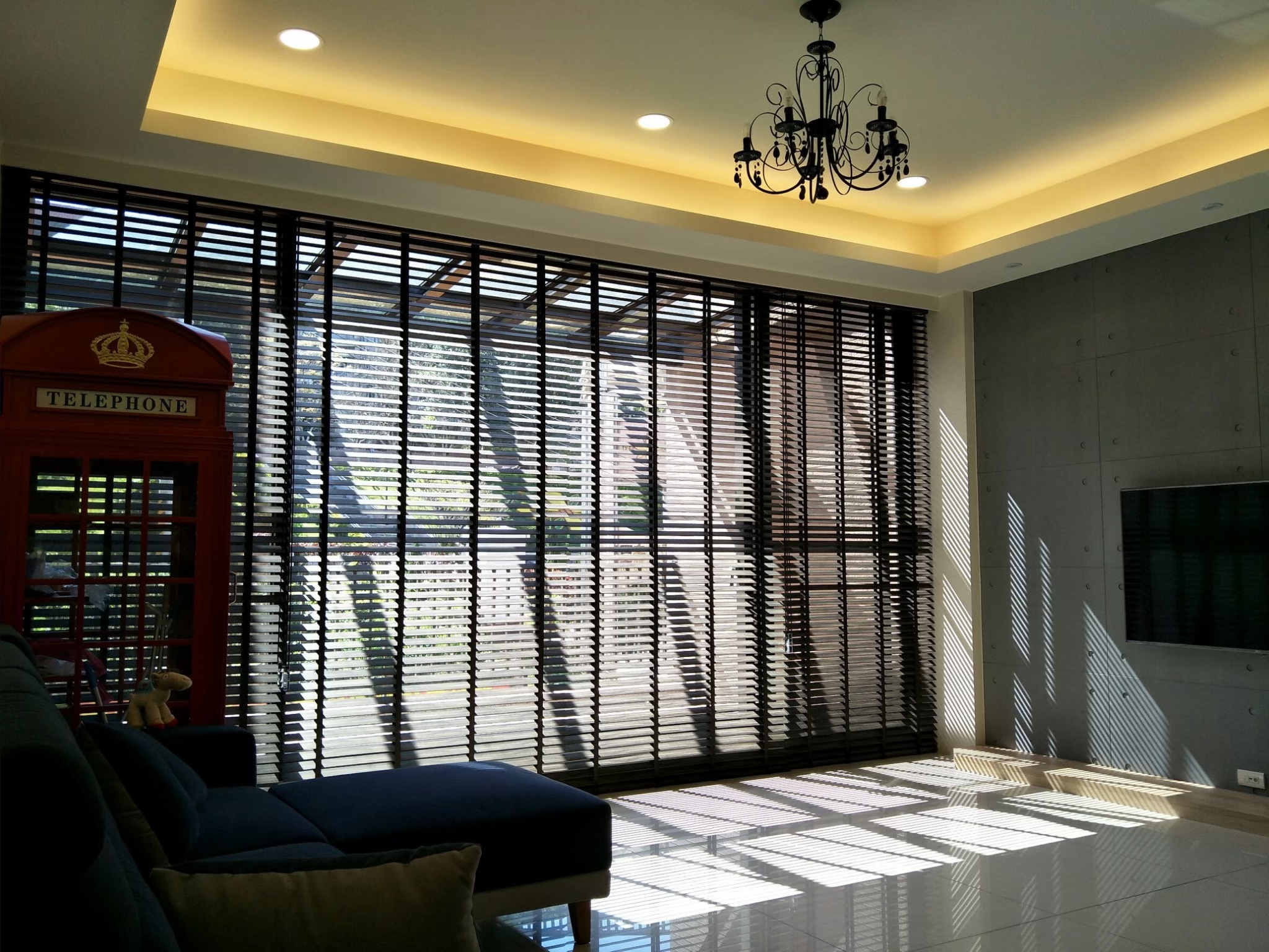 落地窗木百葉簾/進口木百葉簾/木百葉簾窗簾/客廳規劃/落地窗窗簾/couliess窗簾