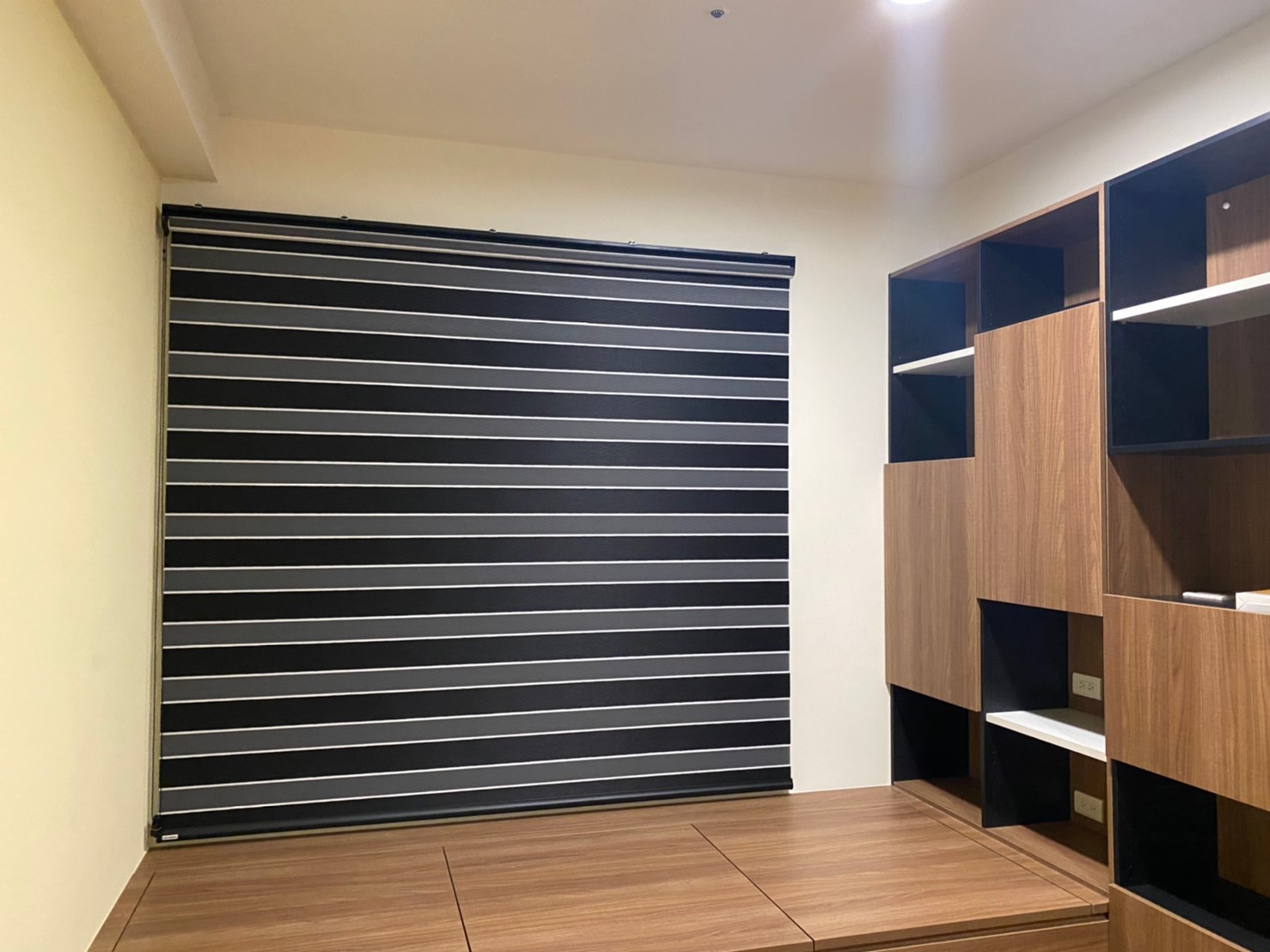 台中窗簾 調光簾設計案例 遮光調光簾 黑色調光簾