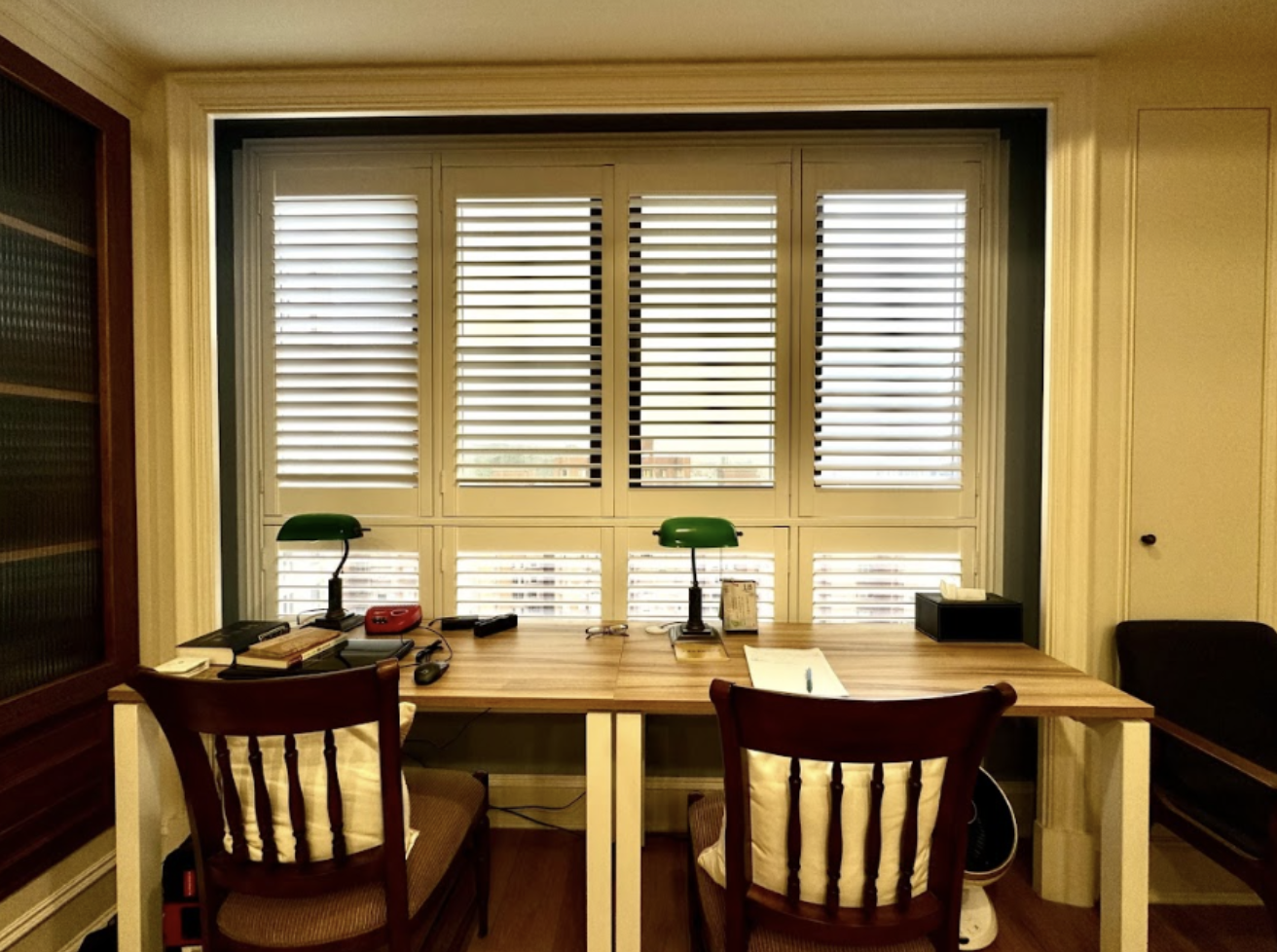 百葉窗裝在書房的5個意外好處，讓你工作效率狂飆！