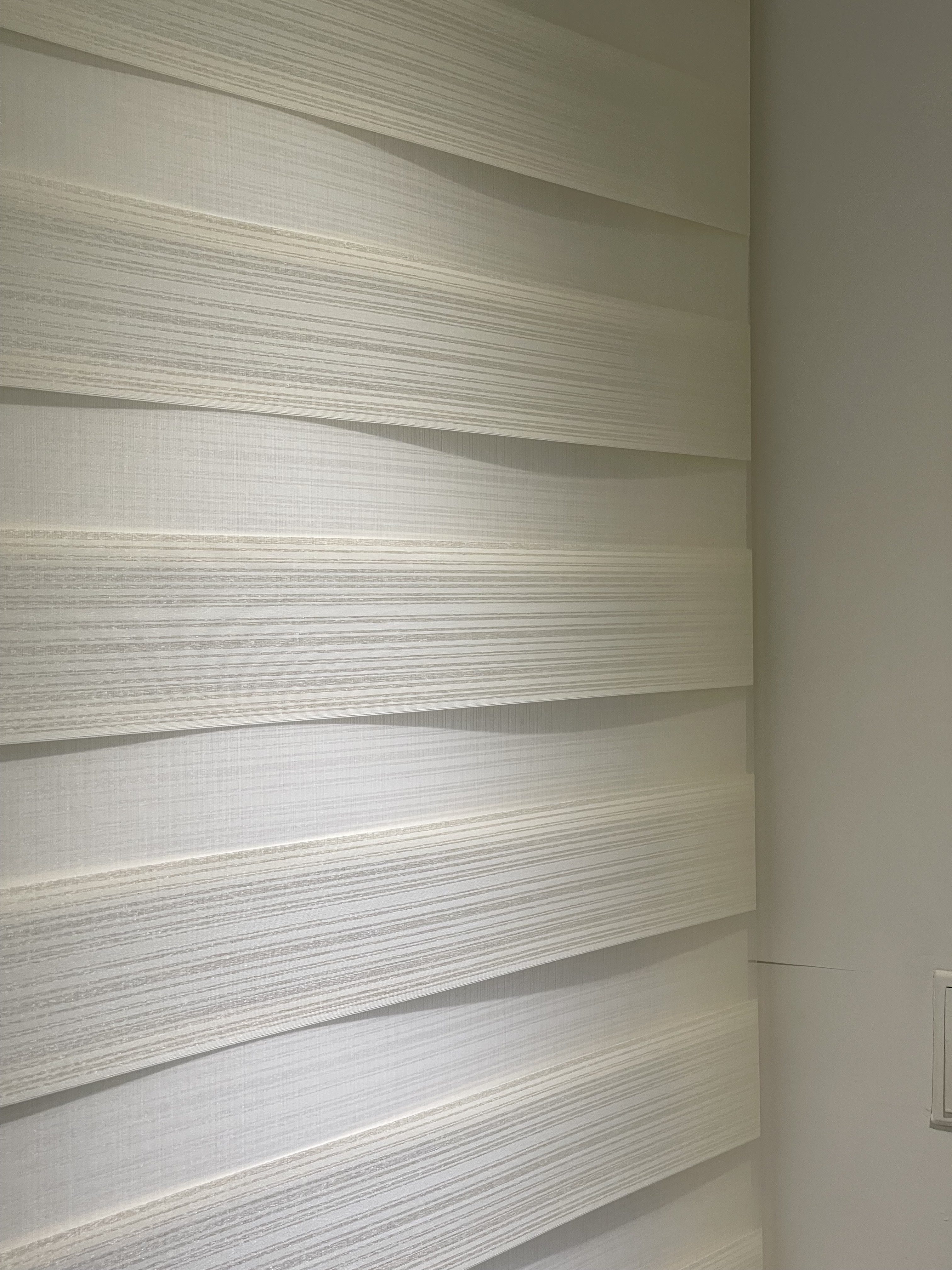 透光調光簾-簡約客廳設計-窗簾設計-進口調光簾-落地窗調光簾-透光斑馬簾-簡約客廳設計-窗簾設計-進口斑馬簾-落地窗斑馬簾